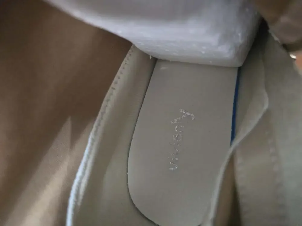 Vivianly these sexy